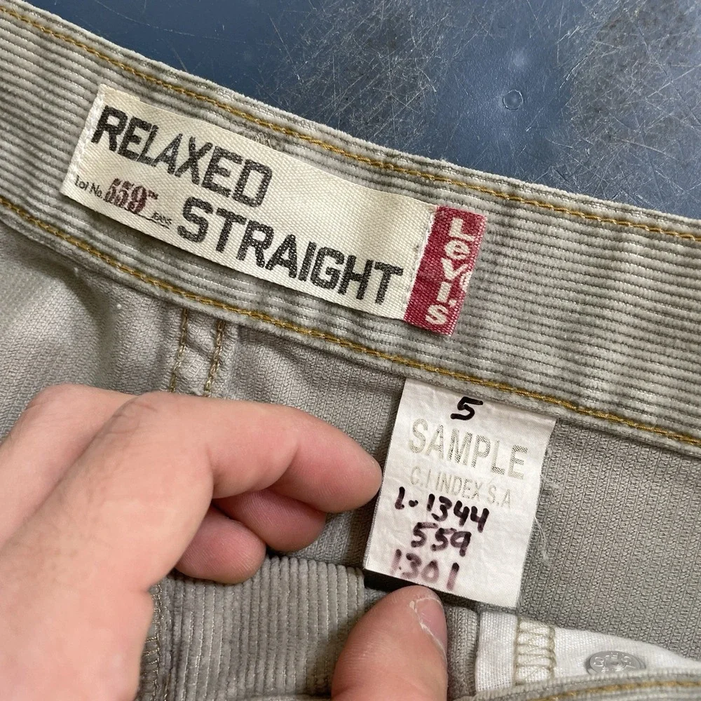 Vtg Levis 559 Corduroy Pants Mens 32x32 SAMPLE GARMENT Rare Relaxed Straight
